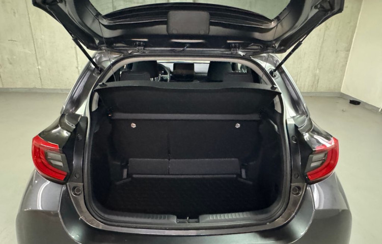 Toyota Yaris STYLE 1.5 Hybrid e-CVT STYLE