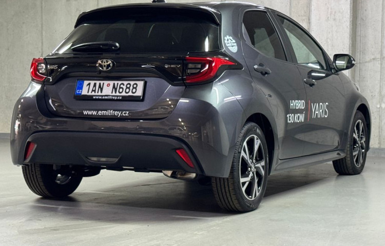 Toyota Yaris STYLE 1.5 Hybrid e-CVT STYLE