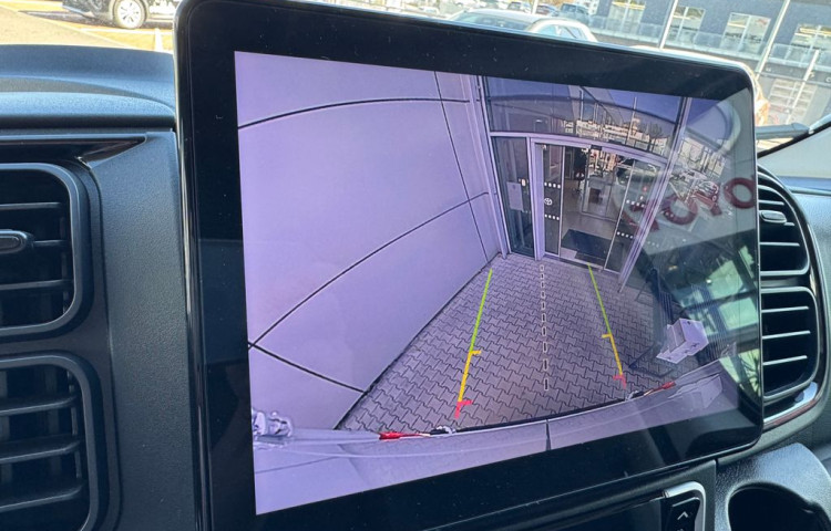 Toyota ProAce 9 míst Active  Multimedia L3H2