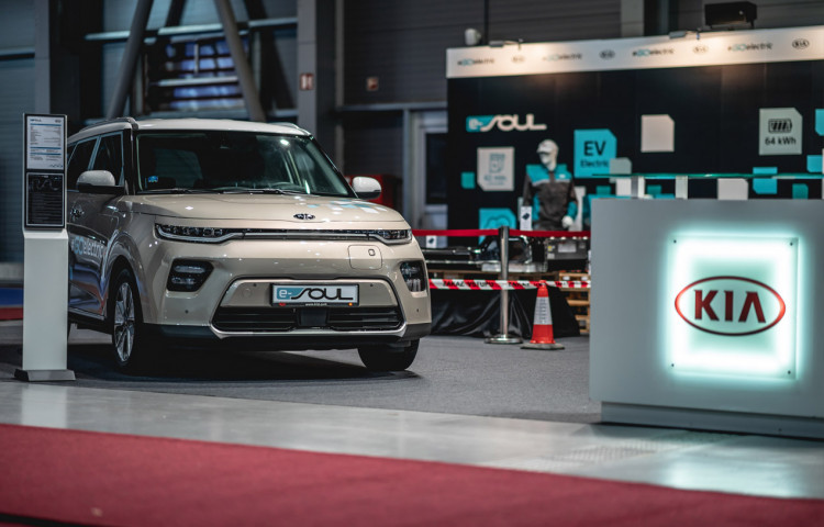 KIA - Přijďte se podívat a vyzkoušejte na veletrhu čisté mobility e-Salon techniku modelu e-Niro. Možnost testovací jízdy elektromobilů s dojezdem až 648 km.