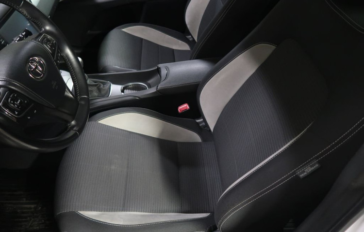 Toyota Avensis 2.0D4D,CZ,Manuál