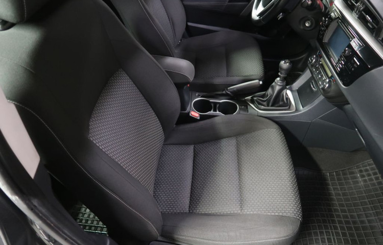 Toyota Corolla 1.6VVT-i,CZ,1Maj,Manuál