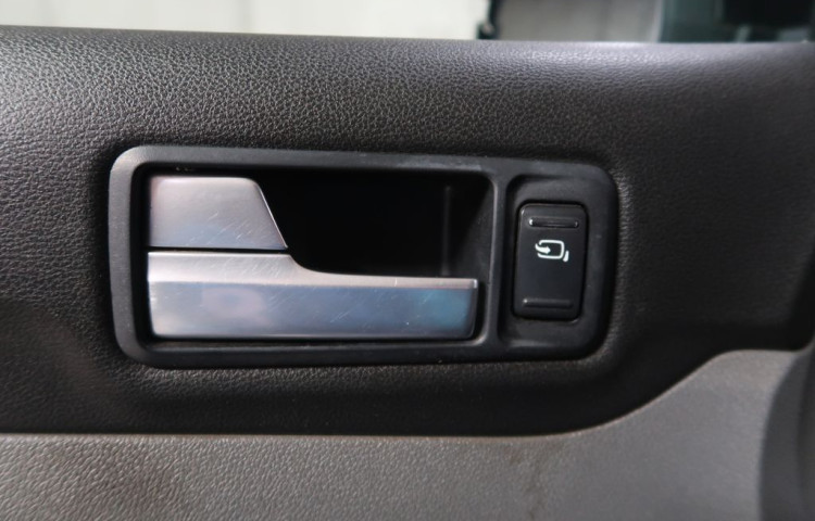 Ford Focus 1.6i,CZ,manuál