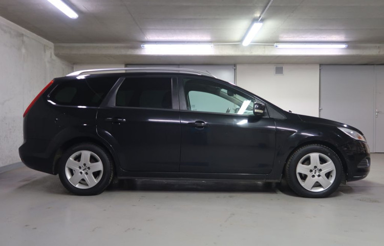Ford Focus 1.6i,CZ,manuál