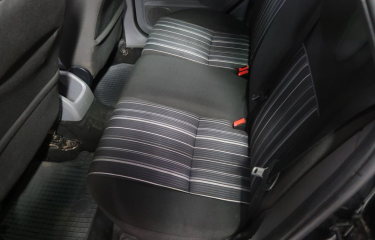 Ford Focus 1.6i,CZ,manuál