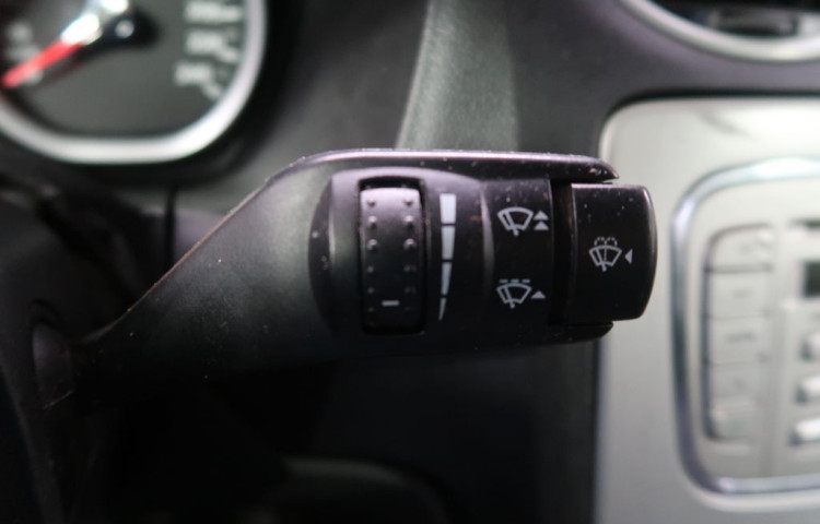Ford Focus 1.6i,CZ,manuál