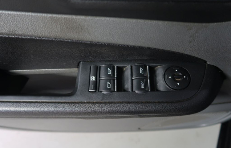 Ford Focus 1.6i,CZ,manuál