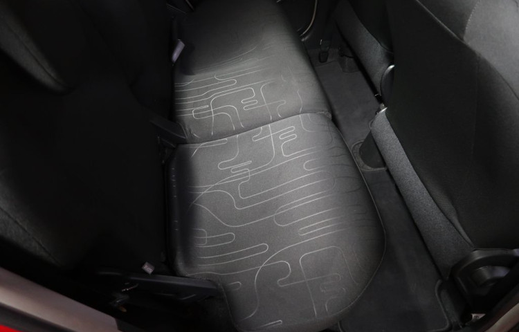 Toyota Yaris 1.0VVT-i,CZ,manuál