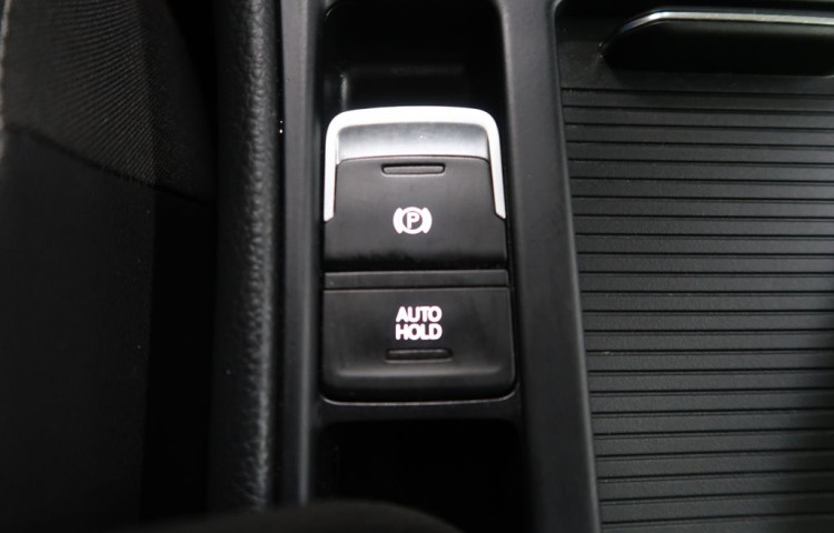 Volkswagen Golf 2.0TDi,110kW,manuál