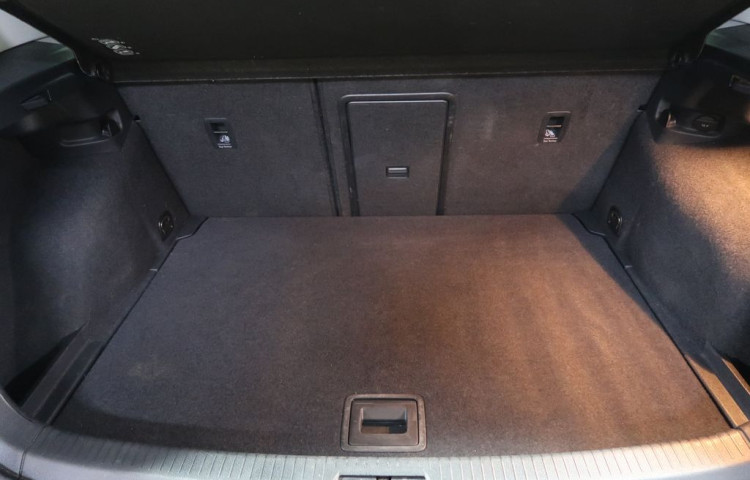 Volkswagen Golf 2.0TDi,110kW,manuál