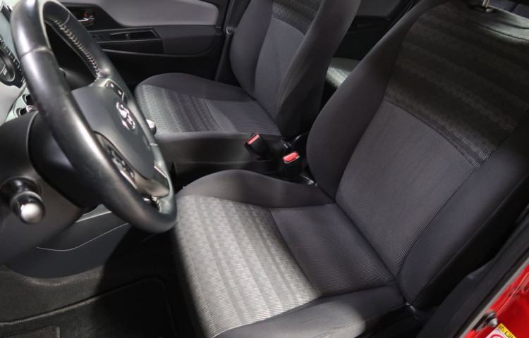 Toyota Yaris 1.3VVT-i,CZ,manuál