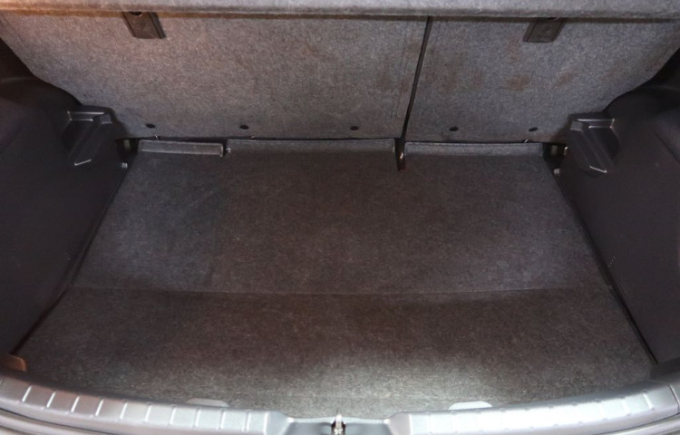 Toyota Yaris 1.3VVT-i,CZ,manuál