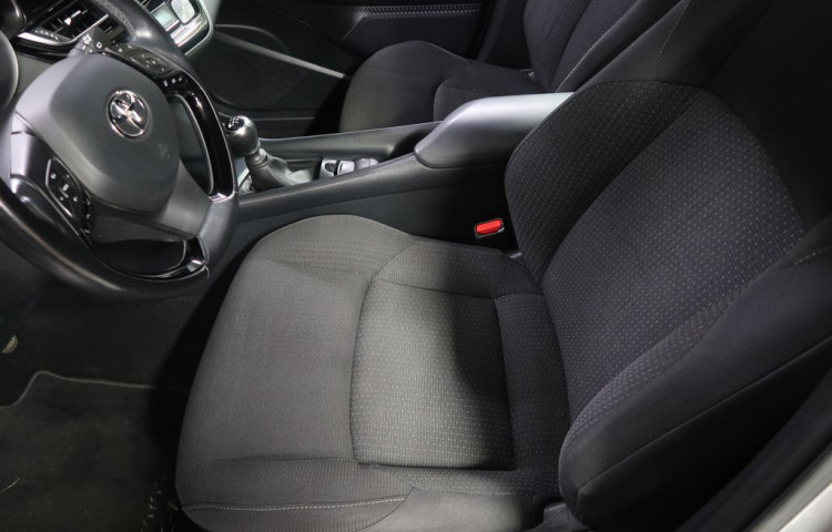 Toyota C-HR 1.2T,CZ,1Maj,manuál,Comfort