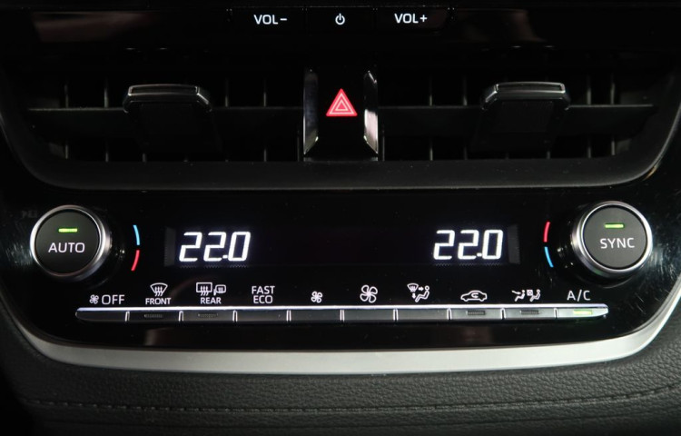 Toyota Corolla Cross 2.0Hybrid,CZ,1Maj,Style,4x4