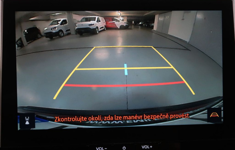 Toyota Corolla Cross 2.0Hybrid,CZ,1Maj,Style,4x4