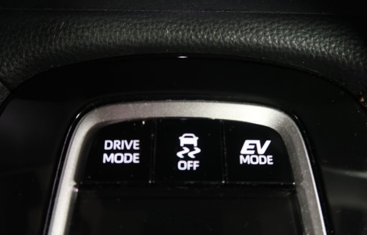 Toyota Corolla Cross 2.0Hybrid,CZ,1Maj,Style,4x4