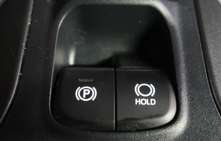 Toyota Corolla Cross 2.0Hybrid,CZ,1Maj,Style,4x4