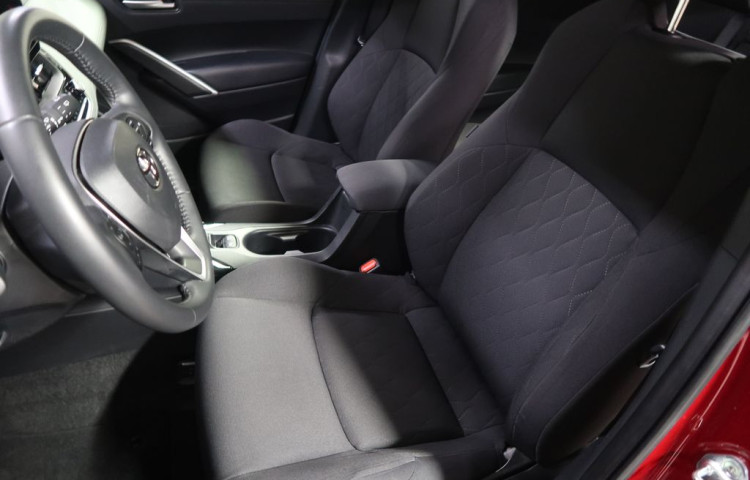 Toyota Corolla Cross 2.0Hybrid,CZ,1Maj,Style,4x4