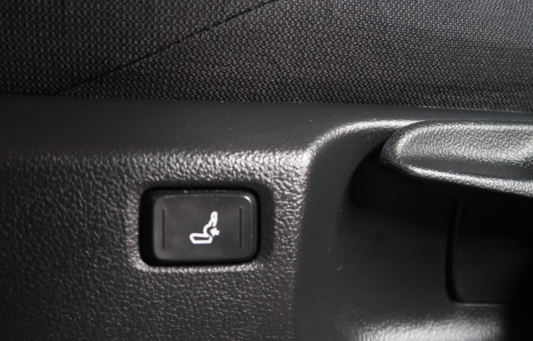 Toyota Corolla Cross 2.0Hybrid,CZ,1Maj,Style,4x4