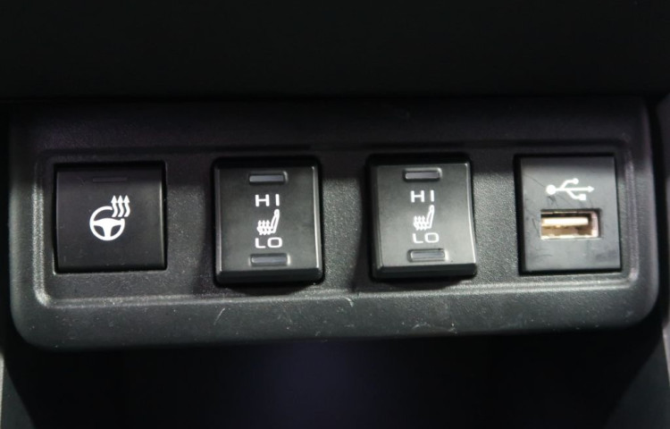 Toyota Corolla Cross 2.0Hybrid,CZ,1Maj,Style,4x4