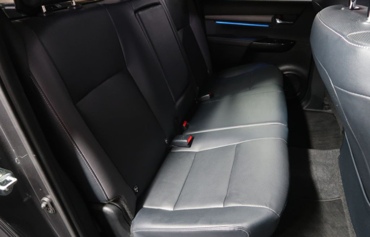 Toyota Hilux 2.8D4D,CZ,IvnisibleJBL,AT,4x4