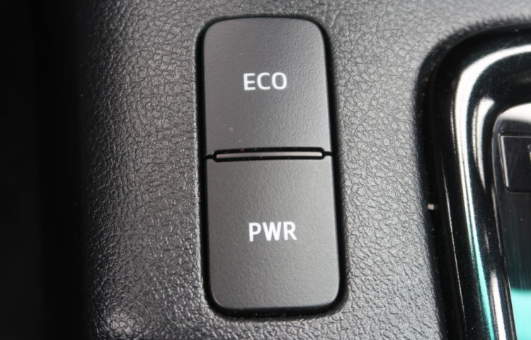 Toyota Hilux 2.8D4D,CZ,IvnisibleJBL,AT,4x4