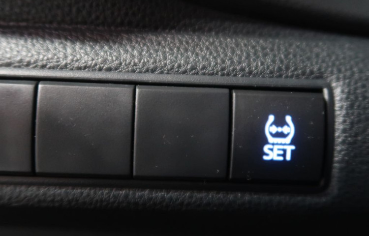 Toyota Corolla 1.5Dynamic,CZ,1Maj,ComfortTech