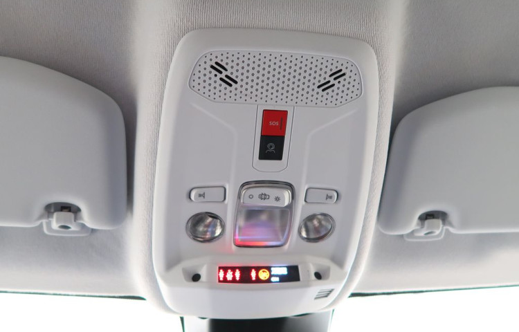 Peugeot 208 1.2HYBRID,CZ,ALLURE,e-DCS6