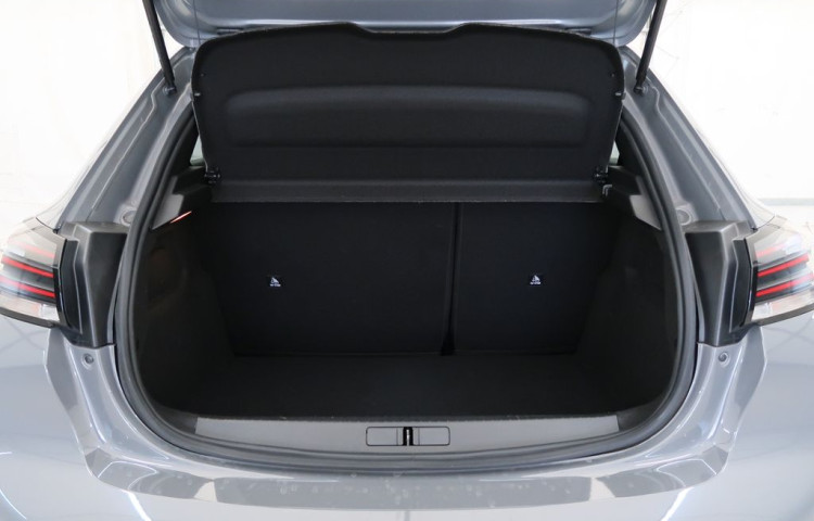 Peugeot 208 1.2HYBRID,CZ,ALLURE,e-DCS6