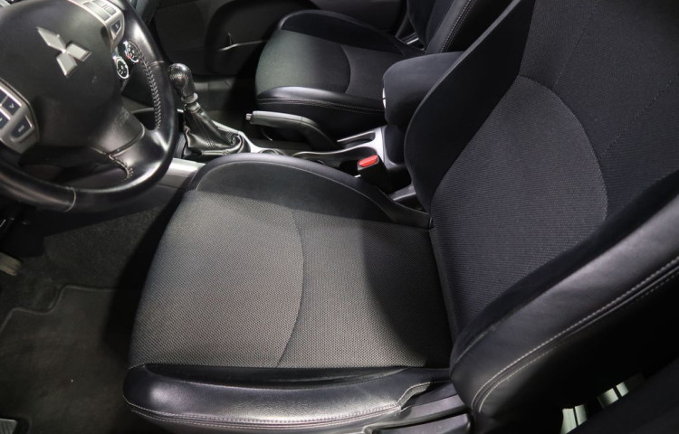 Mitsubishi Outlander 2.0DI-D,CZ,1Maj,Manuál,4x4