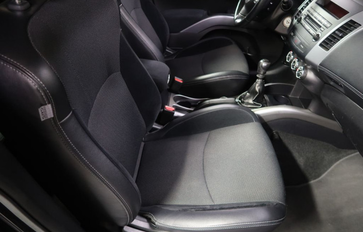 Mitsubishi Outlander 2.0DI-D,CZ,1Maj,Manuál,4x4