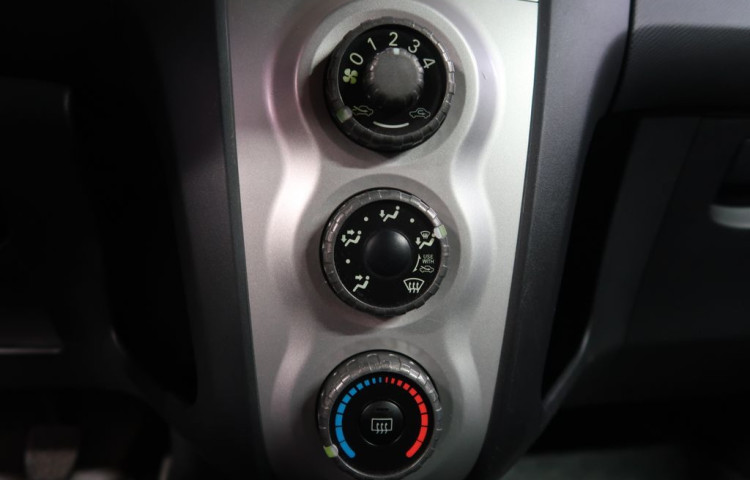 Toyota Yaris 1.0VVT-i,CZ,Manuál