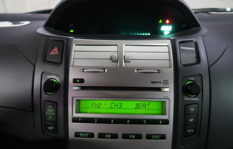 Toyota Yaris 1.0VVT-i,CZ,Manuál