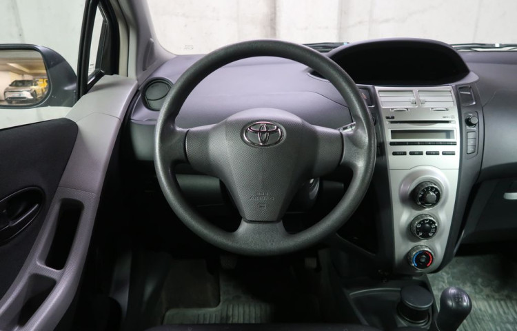 Toyota Yaris 1.0VVT-i,CZ,Manuál