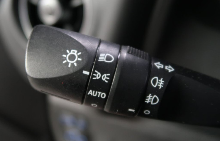 Toyota Auris 1.8Hybrid,CZ,1Maj,Selection