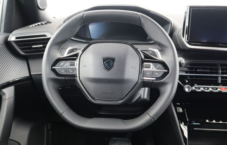Peugeot 2008 1.2PureTech,CZ,1Maj,ALLURE,AT8