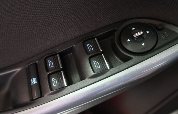 Ford Focus 1.6i,CZ,AT