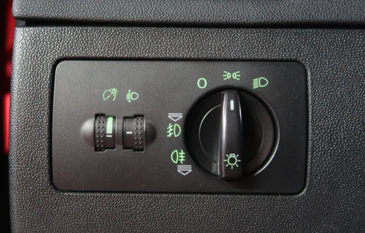 Škoda Fabia 1.2HTP,CZ,Manuál