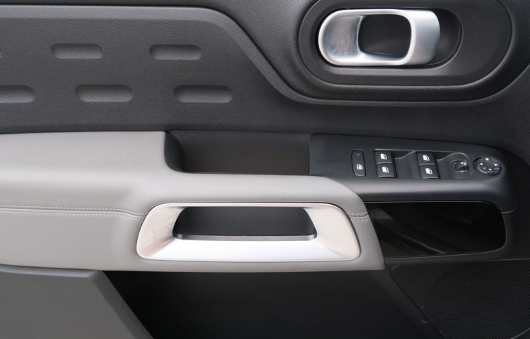 Citroën C5 Aircross 1.6PHEV,165kW,FEEL,AT8,NAVI