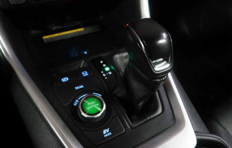 Toyota RAV4 2.5Hybrid,CZ,1Maj,Exekutiv,4x4