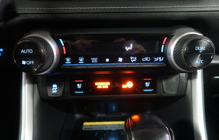 Toyota RAV4 2.5Hybrid,CZ,1Maj,Exekutiv,4x4