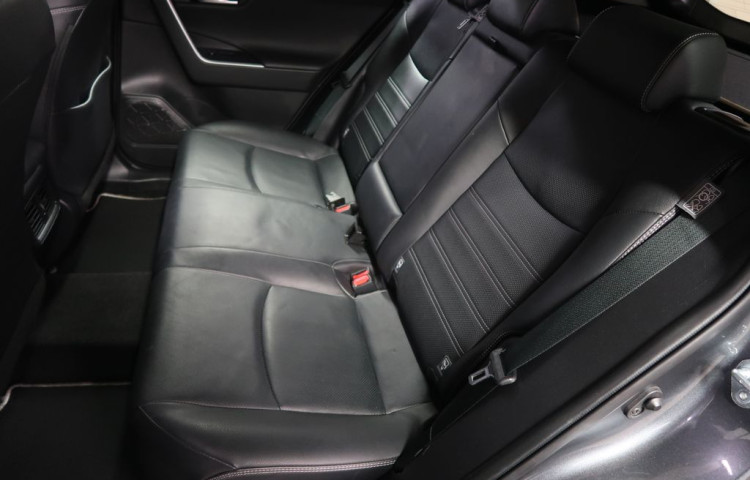 Toyota RAV4 2.5Hybrid,CZ,1Maj,Exekutiv,4x4