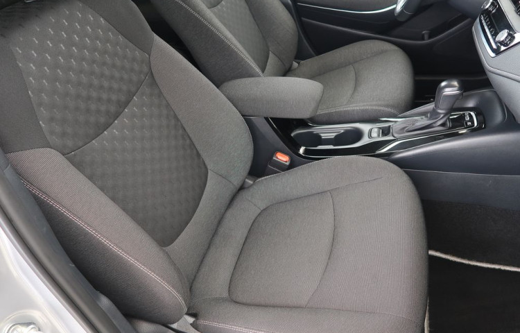 Toyota Corolla 1.8Hybrid,CZ,1Maj,Cofort Style