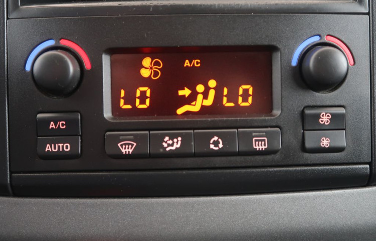 Citroën Berlingo 1.6BlueHDi,CZ,1Maj,Shine