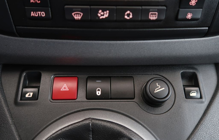 Citroën Berlingo 1.6BlueHDi,CZ,1Maj,Shine