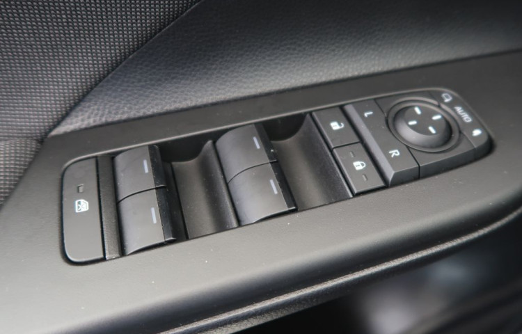 Toyota C-HR 1.8Hybrid,CZ,Style