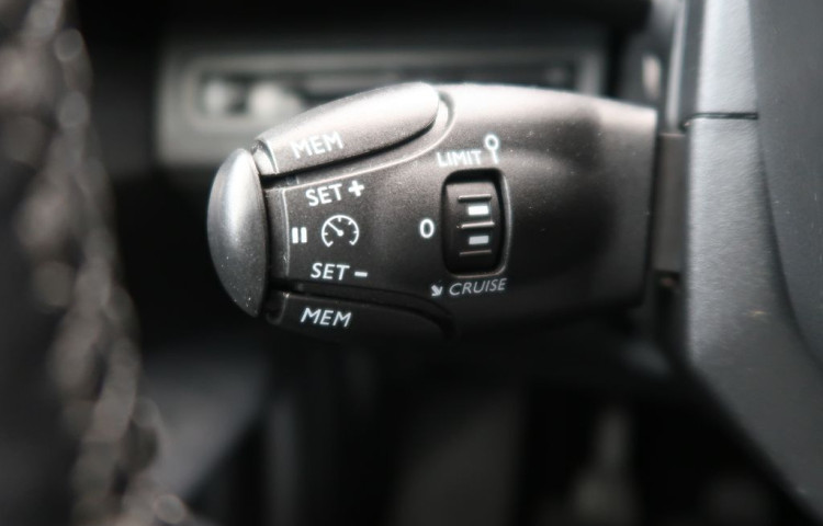 Peugeot 5008 1.2PureTech,CZ,1Maj,ALLURE