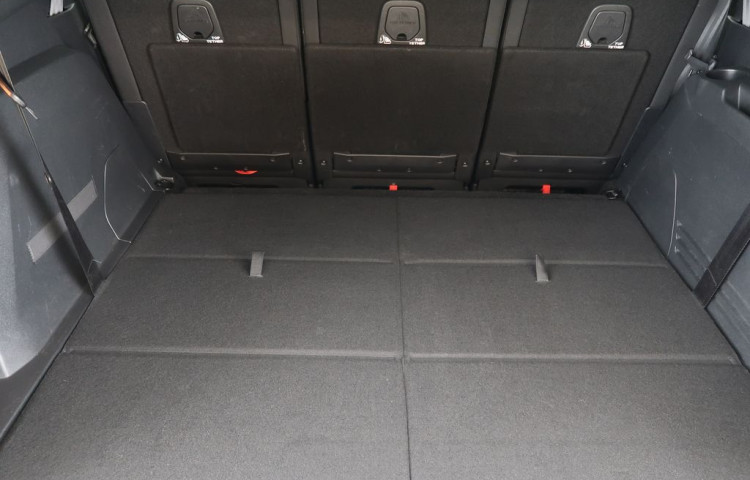 Peugeot 5008 1.2PureTech,CZ,1Maj,ALLURE