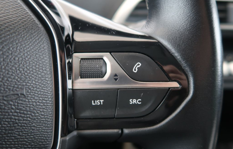 Peugeot 5008 1.2PureTech,CZ,1Maj,ALLURE