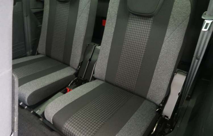 Peugeot 5008 1.2PureTech,CZ,1Maj,ALLURE